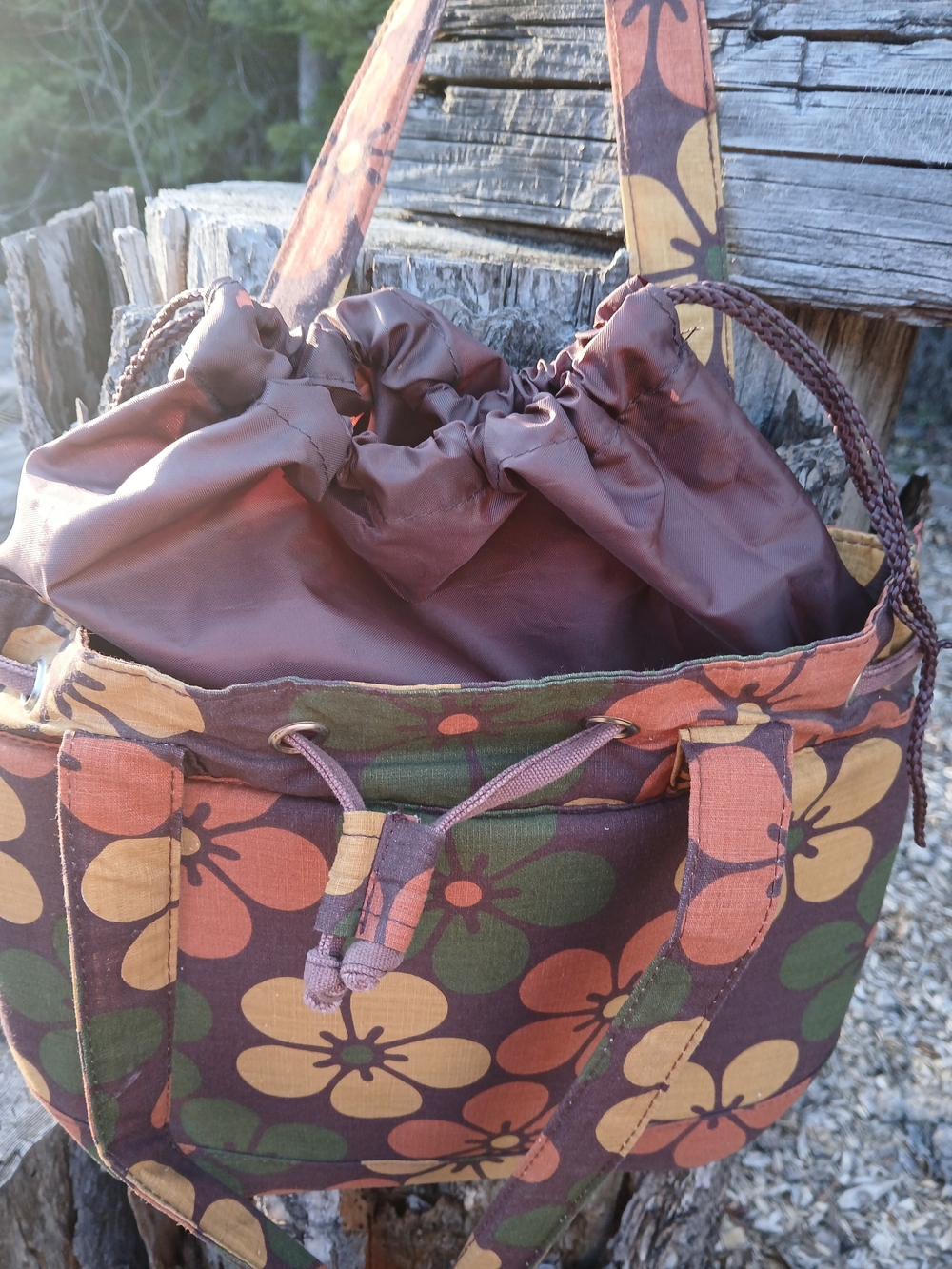 Leenie By American Studio Retro Floral Drawstring Tote Bag in Brown and Olive
